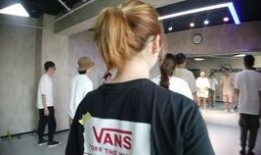 爆料直播丑女被打视频播放,网络暴力下的惊人一幕